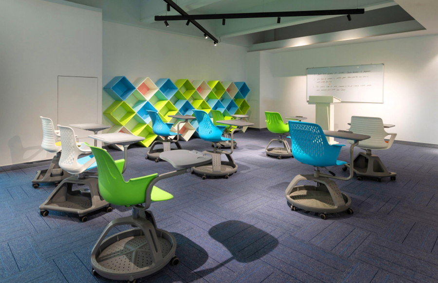 學(xué)生課桌椅.jpg 學(xué)生課桌椅.jpg